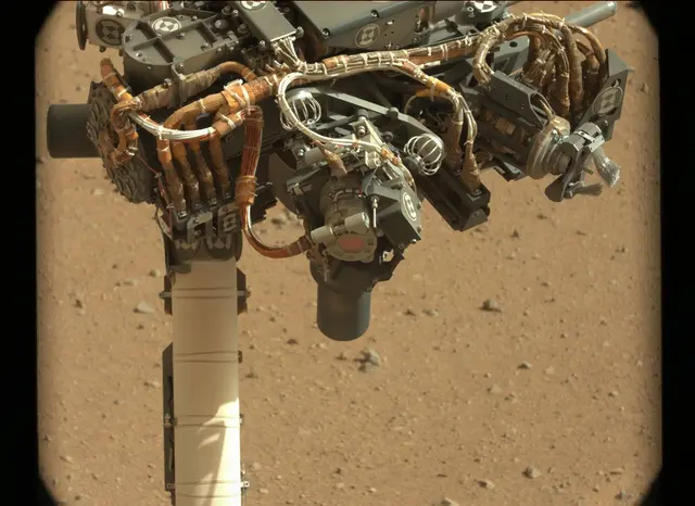 Sol 33: Mast Camera (Mastcam)