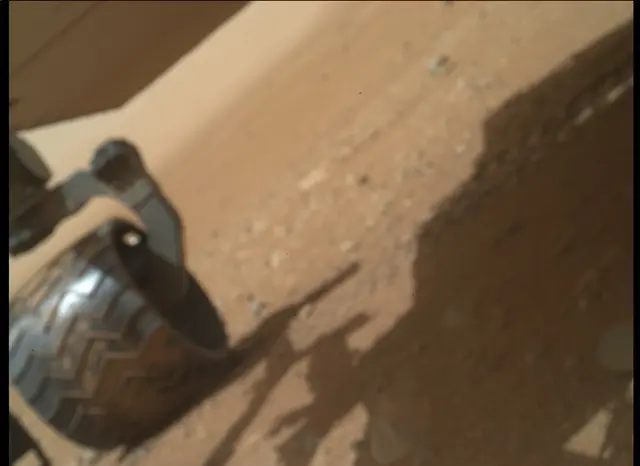 Sol 34: Mars Hand Lens Imager (MAHLI)