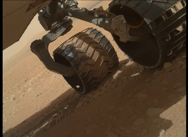 Sol 34: Mars Hand Lens Imager (MAHLI)