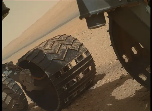 Sol 34: Mars Hand Lens Imager (MAHLI)