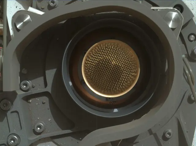 Sol 36: Mars Hand Lens Imager (MAHLI)