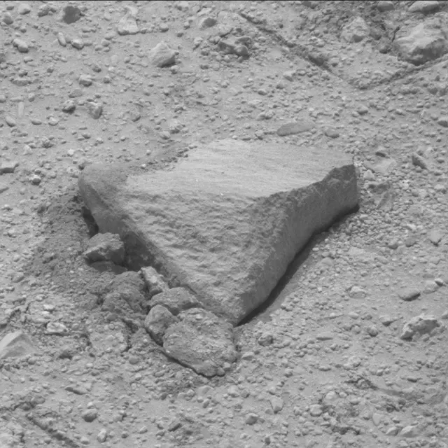 Sol 37: Mast Camera (Mastcam)