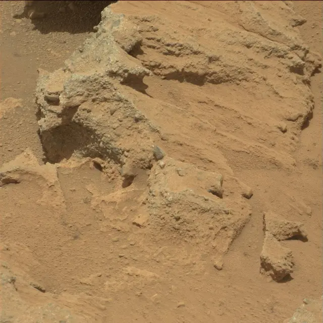 Sol 39: Mast Camera (Mastcam)