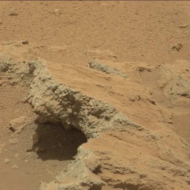 Sol 39: Mast Camera (Mastcam)