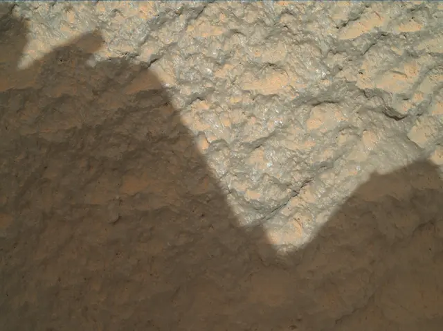 Sol 46: Mars Hand Lens Imager (MAHLI)