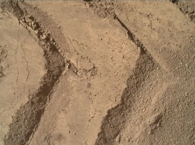 Sol 58: Mars Hand Lens Imager (MAHLI)
