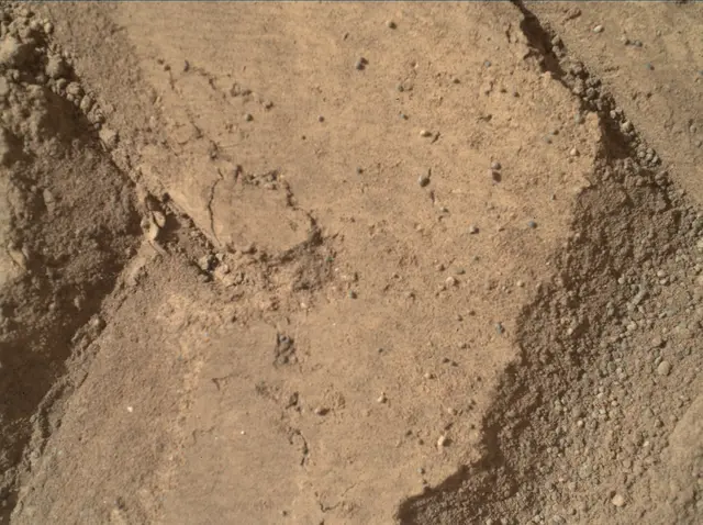 Sol 58: Mars Hand Lens Imager (MAHLI)