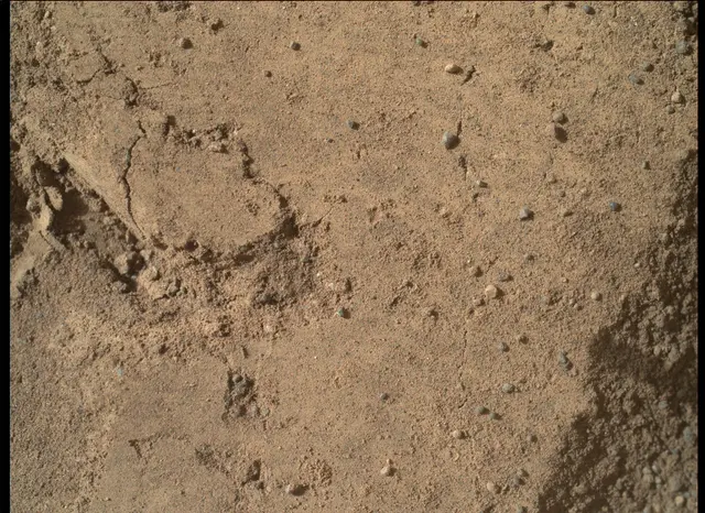 Sol 58: Mars Hand Lens Imager (MAHLI)