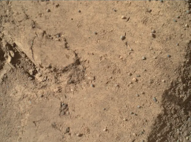 Sol 58: Mars Hand Lens Imager (MAHLI)