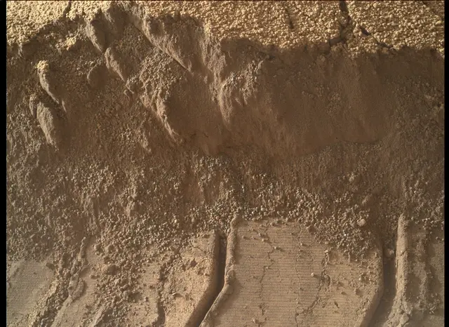 Sol 58: Mars Hand Lens Imager (MAHLI)