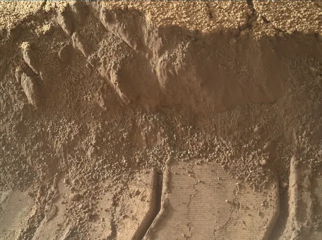 Sol 58: Mars Hand Lens Imager (MAHLI)