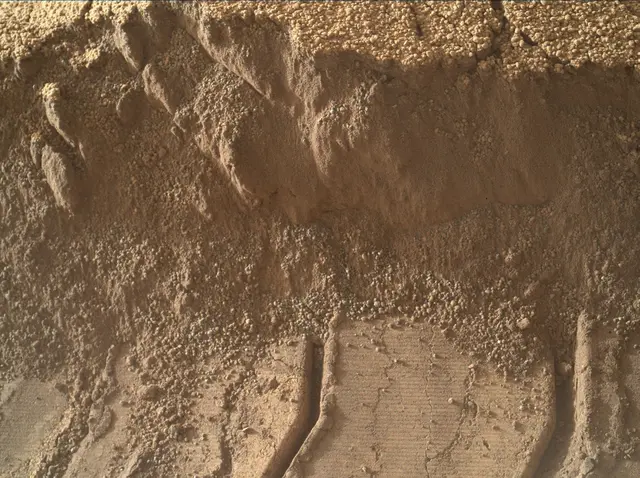 Sol 58: Mars Hand Lens Imager (MAHLI)