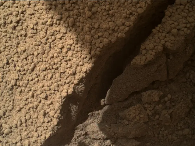 Sol 67: Mars Hand Lens Imager (MAHLI)
