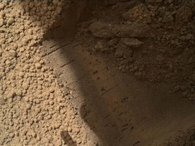 Sol 67: Mars Hand Lens Imager (MAHLI)