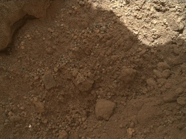 Sol 67: Mars Hand Lens Imager (MAHLI)