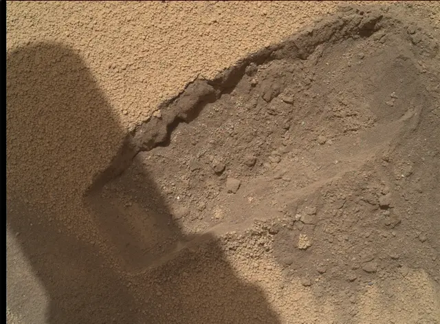 Sol 67: Mars Hand Lens Imager (MAHLI)