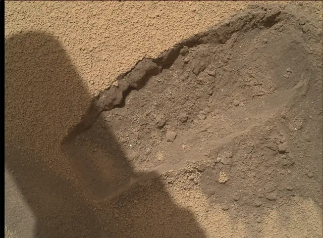 Sol 67: Mars Hand Lens Imager (MAHLI)