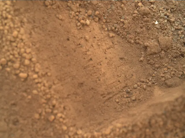 Sol 67: Mars Hand Lens Imager (MAHLI)