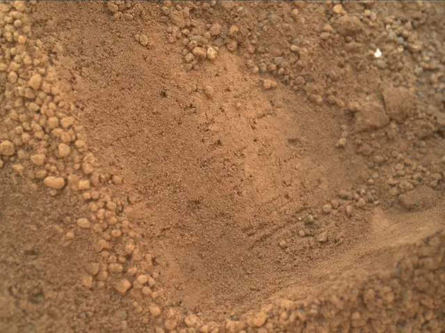 Sol 67: Mars Hand Lens Imager (MAHLI)