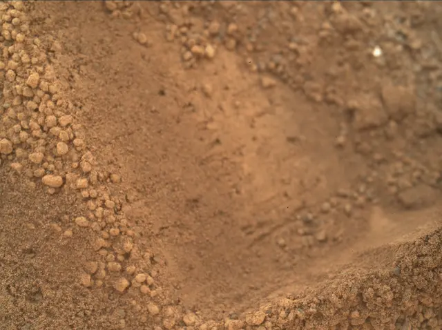 Sol 67: Mars Hand Lens Imager (MAHLI)