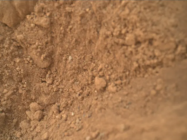 Sol 67: Mars Hand Lens Imager (MAHLI)