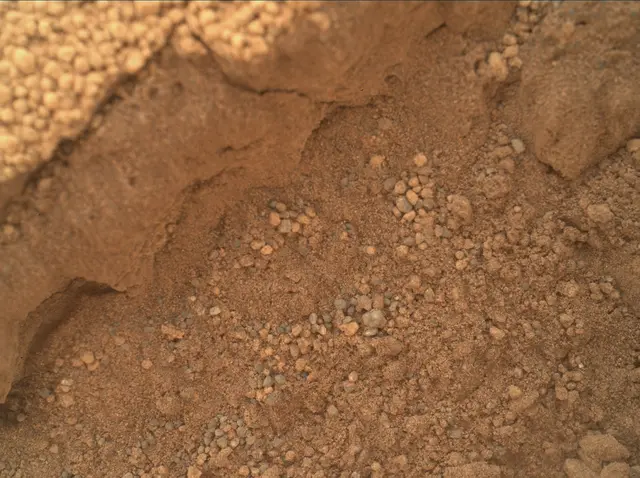 Sol 67: Mars Hand Lens Imager (MAHLI)