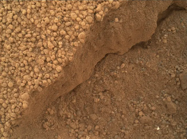 Sol 67: Mars Hand Lens Imager (MAHLI)
