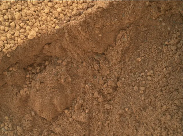 Sol 67: Mars Hand Lens Imager (MAHLI)