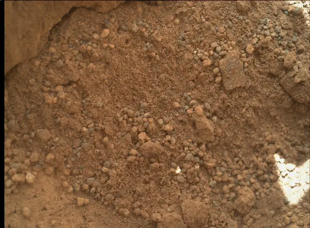 Sol 69: Mars Hand Lens Imager (MAHLI)