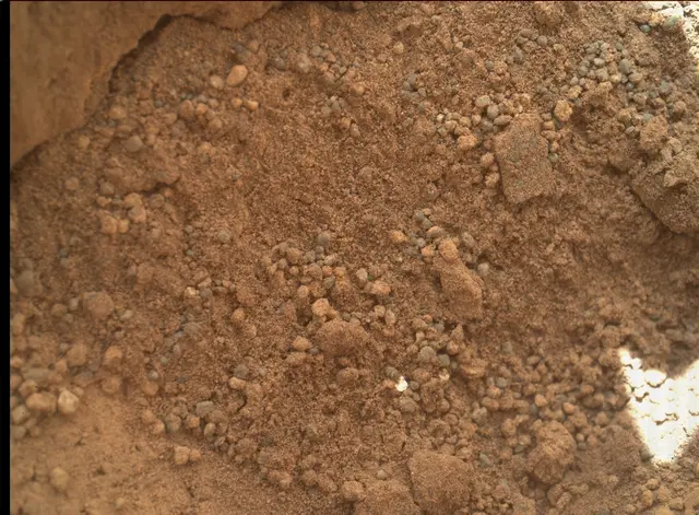 Sol 69: Mars Hand Lens Imager (MAHLI)