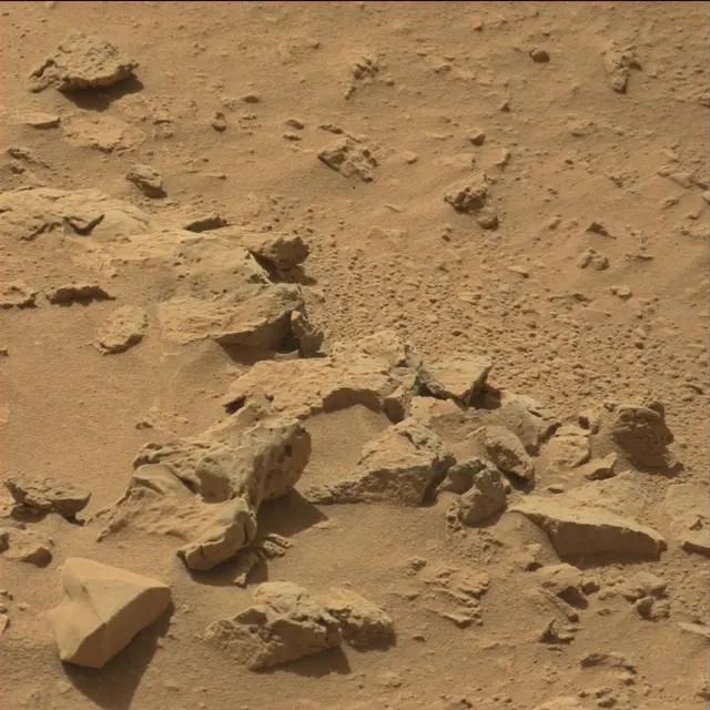 Sol 82: Mast Camera (Mastcam)