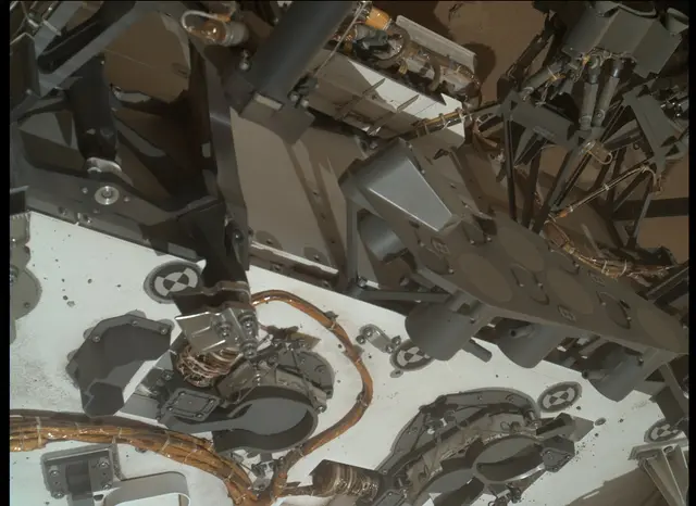 Sol 84: Mars Hand Lens Imager (MAHLI)