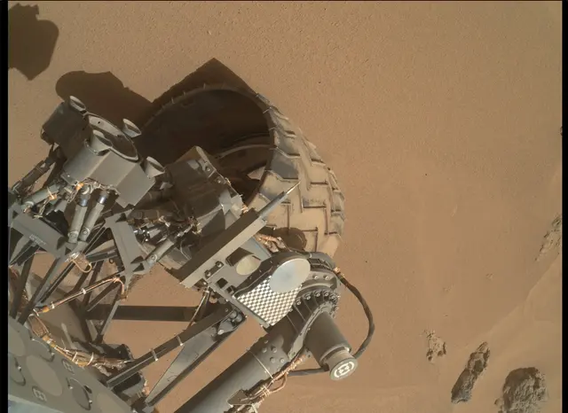 Sol 84: Mars Hand Lens Imager (MAHLI)