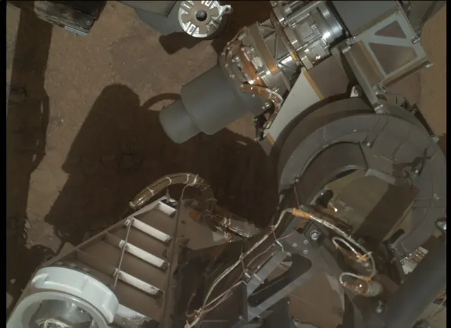 Sol 84: Mars Hand Lens Imager (MAHLI)