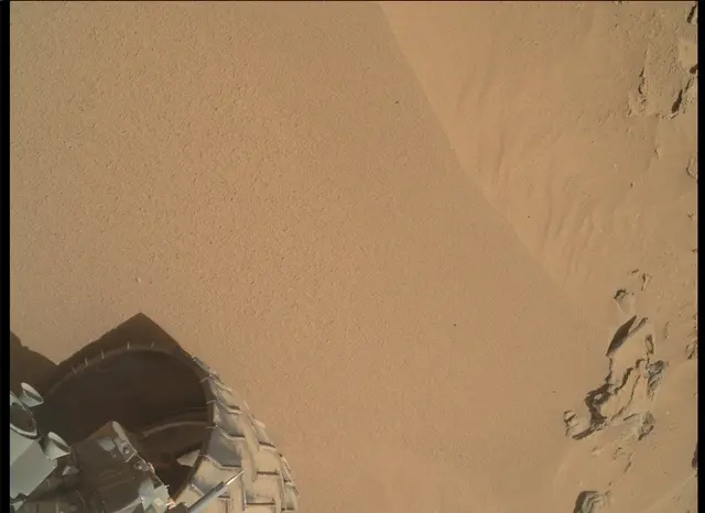 Sol 84: Mars Hand Lens Imager (MAHLI)