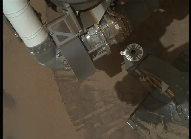 Sol 84: Mars Hand Lens Imager (MAHLI)