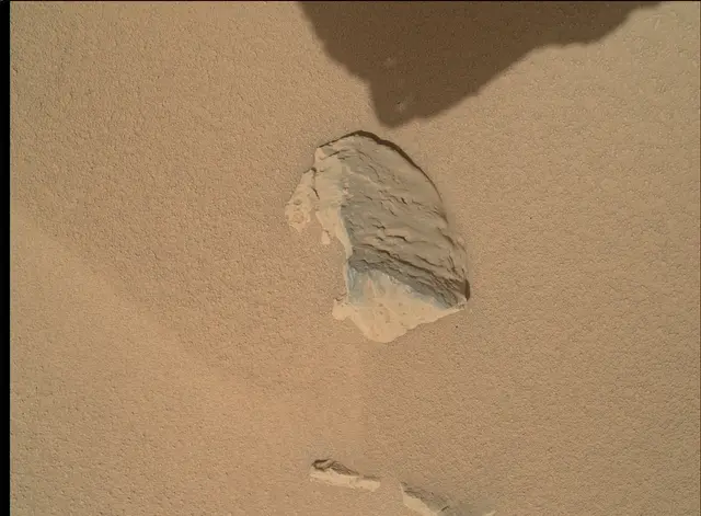 Sol 84: Mars Hand Lens Imager (MAHLI)