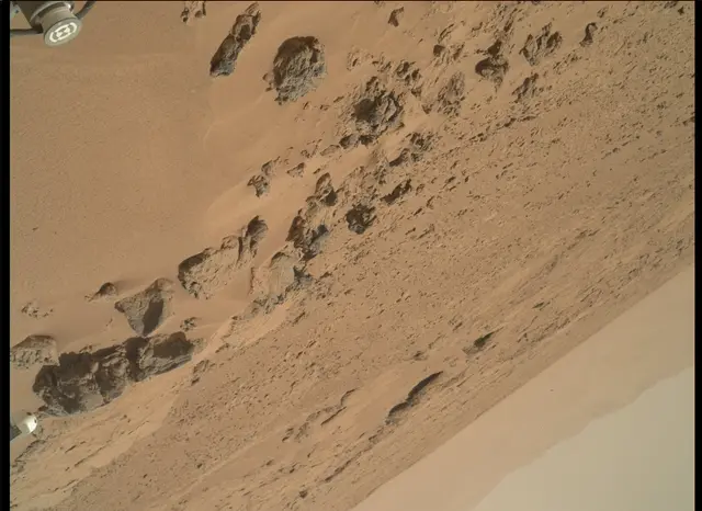 Sol 85: Mars Hand Lens Imager (MAHLI)