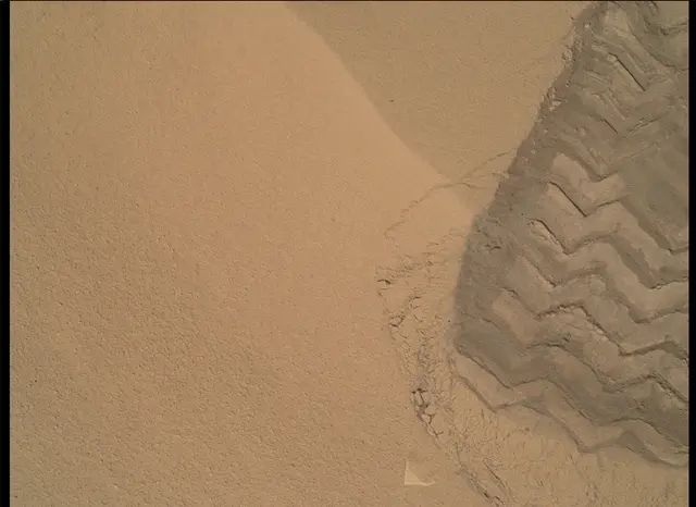 Sol 85: Mars Hand Lens Imager (MAHLI)