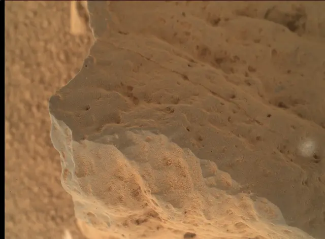 Sol 86: Mars Hand Lens Imager (MAHLI)