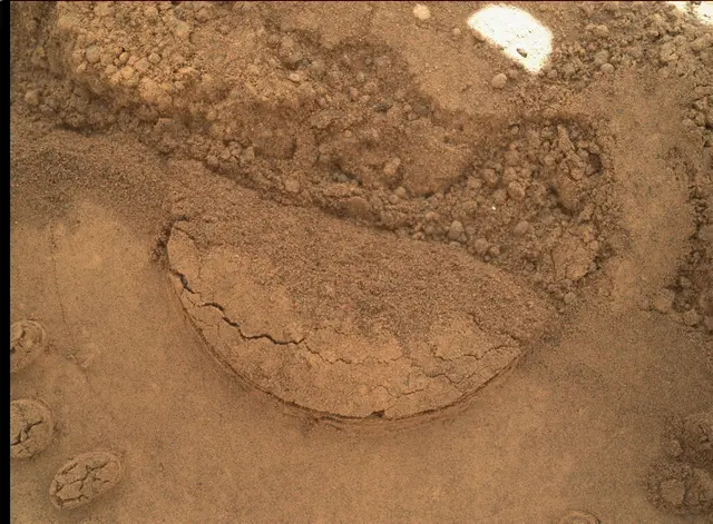 Sol 89: Mars Hand Lens Imager (MAHLI)