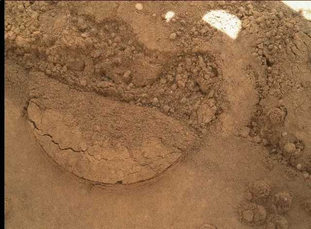 Sol 89: Mars Hand Lens Imager (MAHLI)