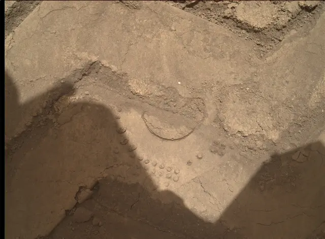 Sol 89: Mars Hand Lens Imager (MAHLI)