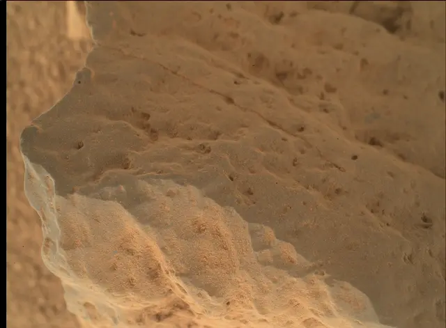 Sol 90: Mars Hand Lens Imager (MAHLI)