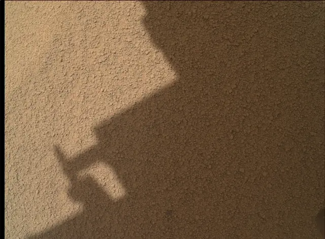 Sol 93: Mars Hand Lens Imager (MAHLI)