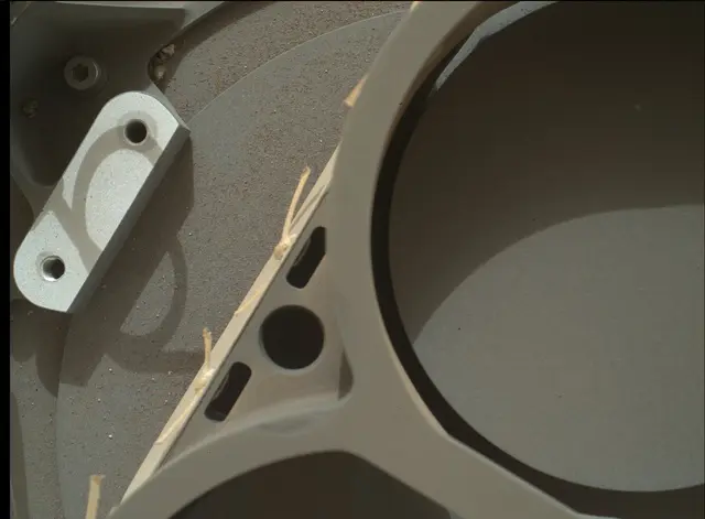 Sol 98: Mars Hand Lens Imager (MAHLI)