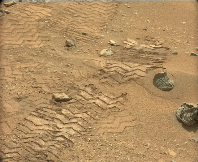 Sol 102: Mast Camera (Mastcam)