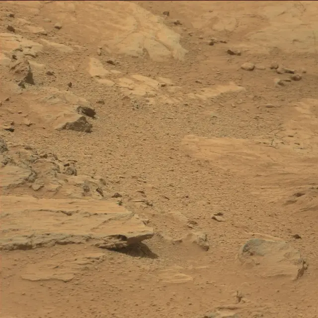Sol 104: Mast Camera (Mastcam)