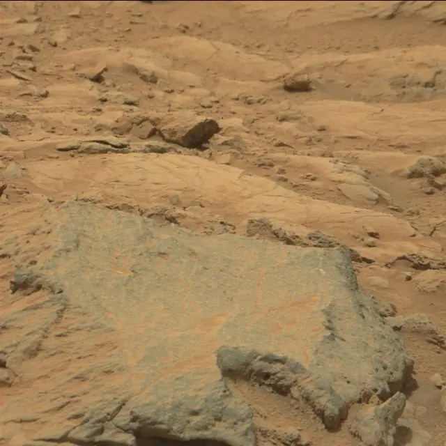 Sol 104: Mast Camera (Mastcam)