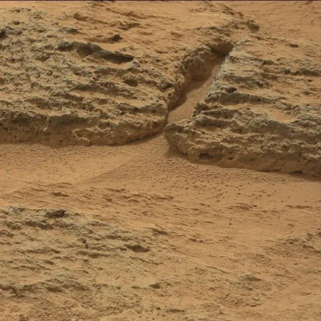 Sol 107: Mast Camera (Mastcam)